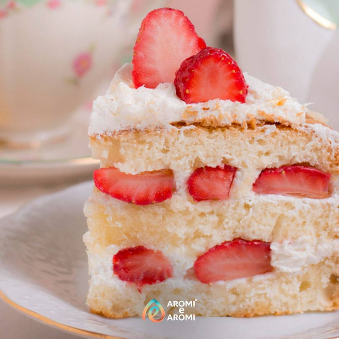 Torta con Panna e Fragole Fresche